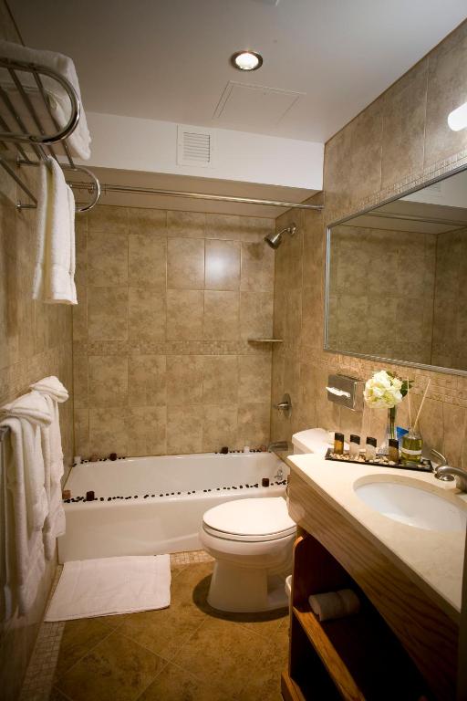 Hotel Mulberry - Deluxe Queen Room With Two Queen Beds And Balcony