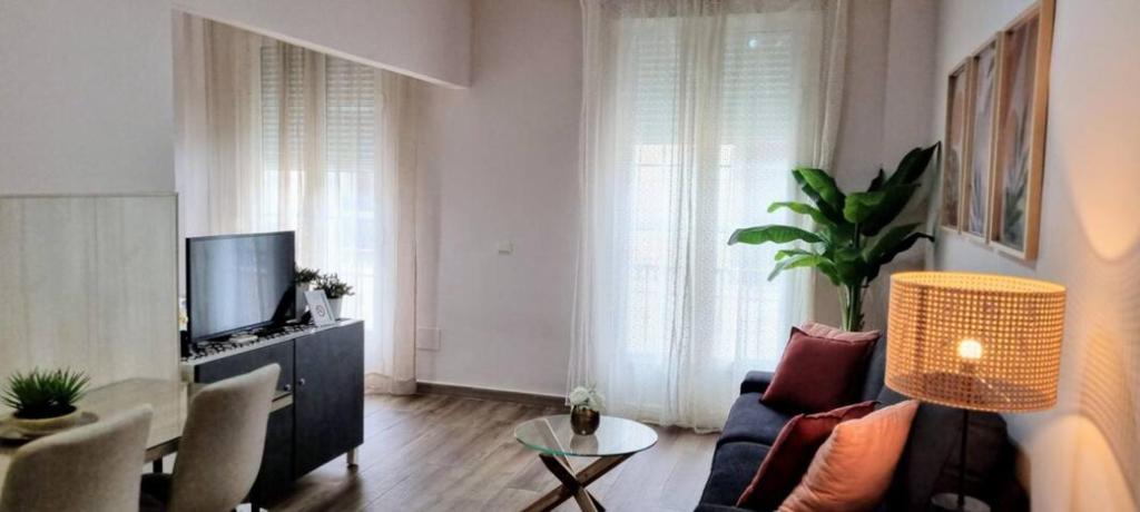 Telewizja i/lub zestaw kina domowego w obiekcie Málaga centro bonito apartamento