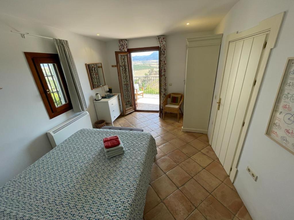 Salvatierra Guest House - 豪华双人房，带私人露台和山景