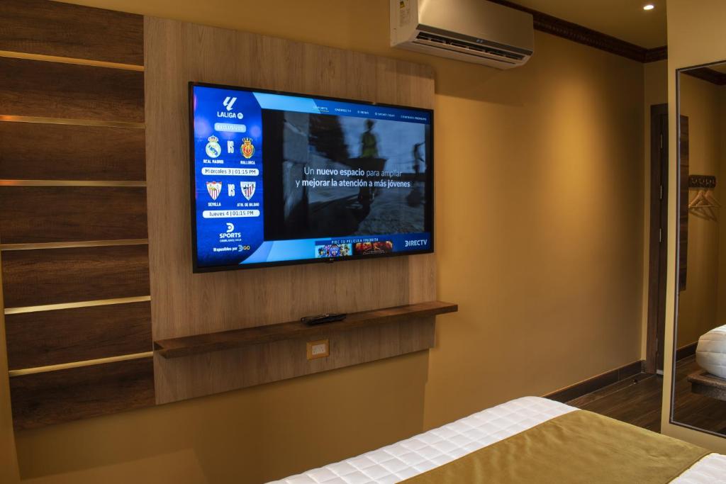 TV a/nebo společenská místnost v ubytování FORTICH APART HOTEL