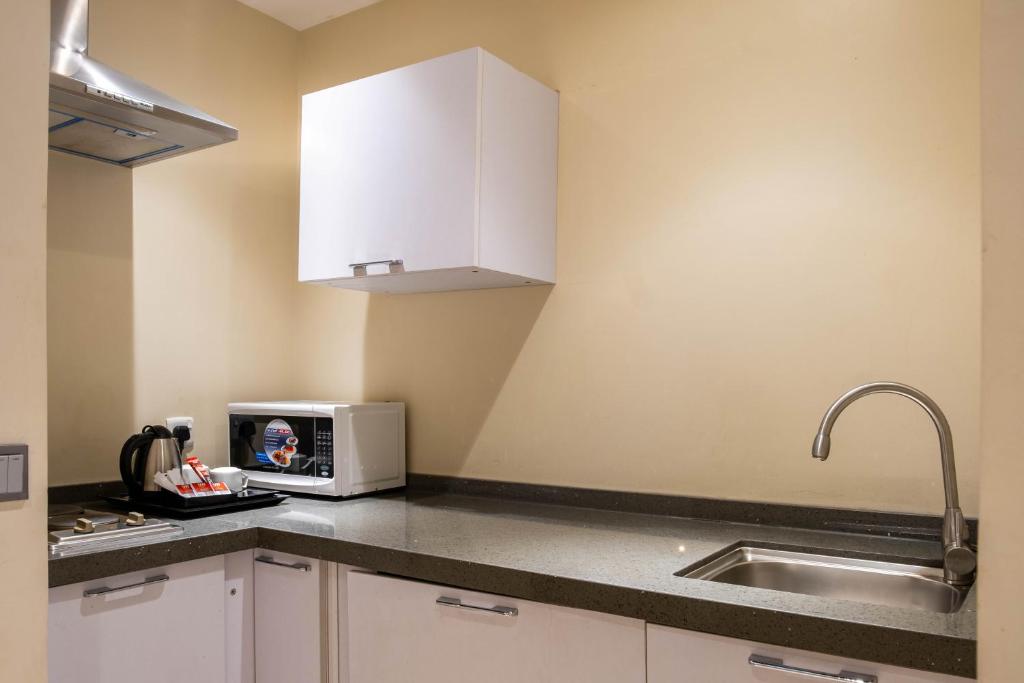 Nersyan Taiba Hotel Apartments - Sala Rei Com Chuveiro De Roll -in - Acesso à Deficiência