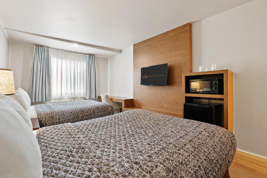Brookhurst Plaza Inn - Double Room With Two Double Beds - Non-Smoking