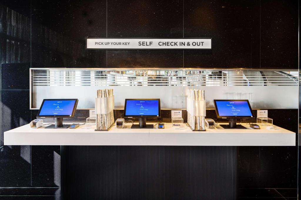 Radisson Blu Hotel, Hamburg - Resim 14