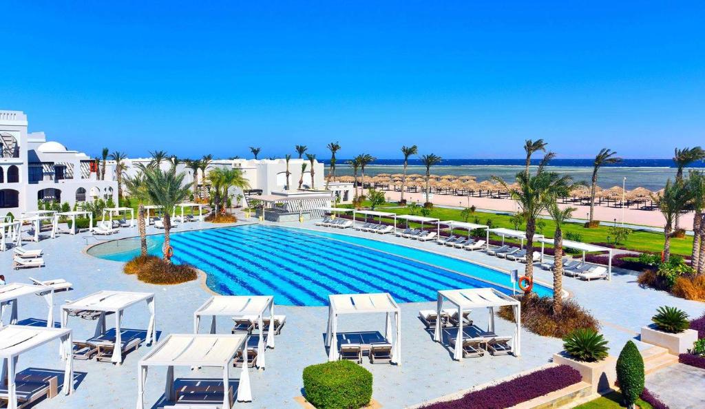 A view of the pool at Steigenberger Alcazar or nearby