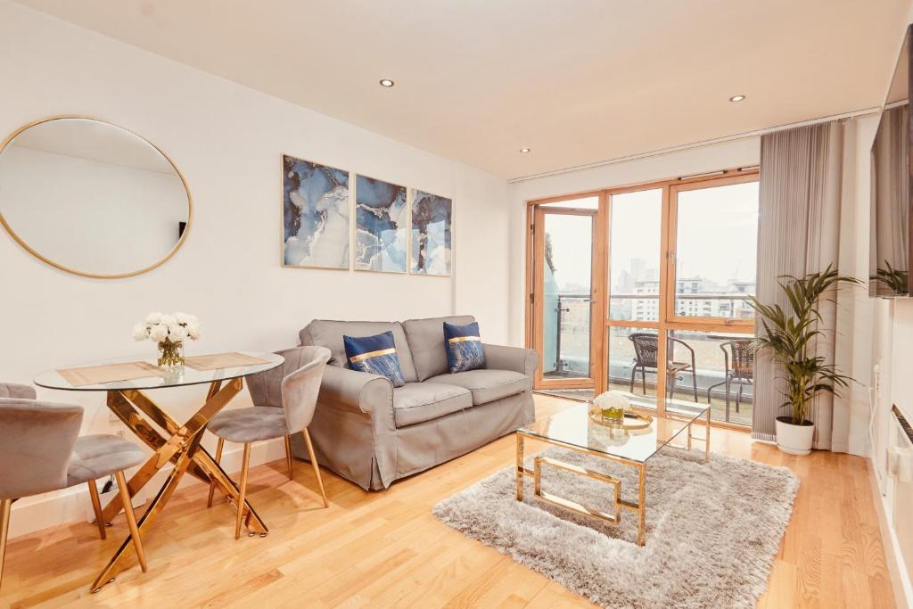 Deluxe City Apt, River Canal View& Free Parking!, Leeds (updated prices