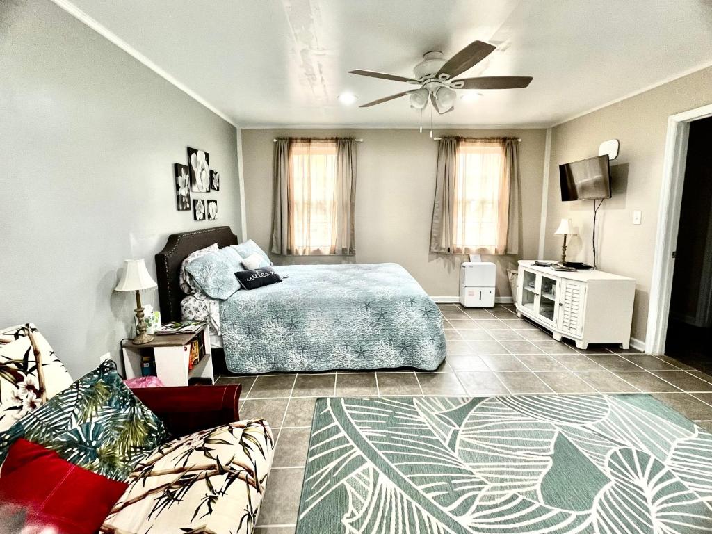 Private & Remote Guest House Close to Beach - Housity
