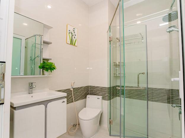 ALOHA SAIGON PREMIUM HOSTEL by Local Travel Experts - Newly opened, Less-touristy location, Spacious rooms, Glass shower bathroom, Free breakfast & Walking Tour - Lit Dans Dortoir Féminin De 4 Lits