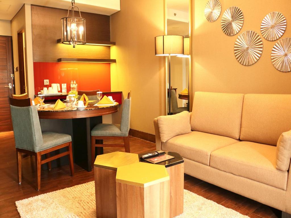 Posezení v ubytování Emersia Hotel & Resort Batusangkar