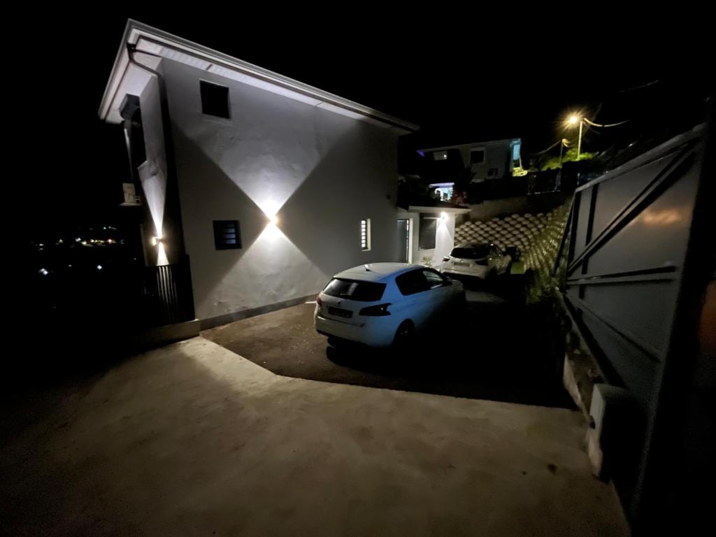 Budova, kde se prázdninový dům nachází