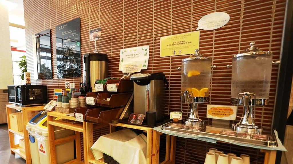 Příslušenství pro přípravu čaje a kávy v ubytování Urban Hotel Kyoto Shijo Premium