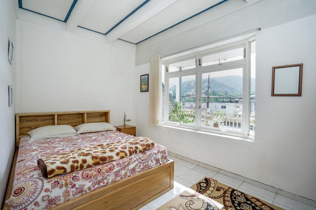 Sekar Gambir Homestay - Deluxe Room