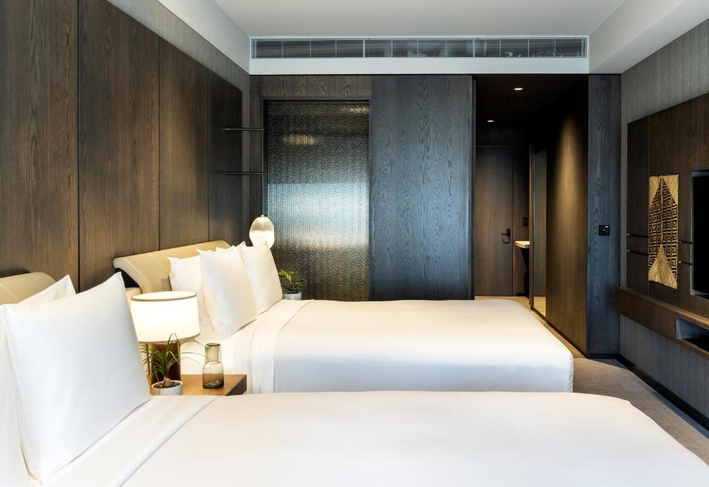 
Classic Queen Room with Two Queen Beds
