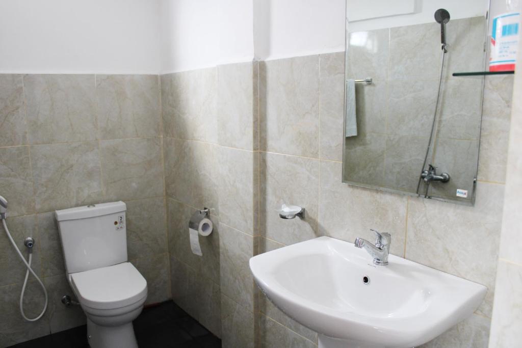 Hillstreet Villa - Standard Double Room With Fan