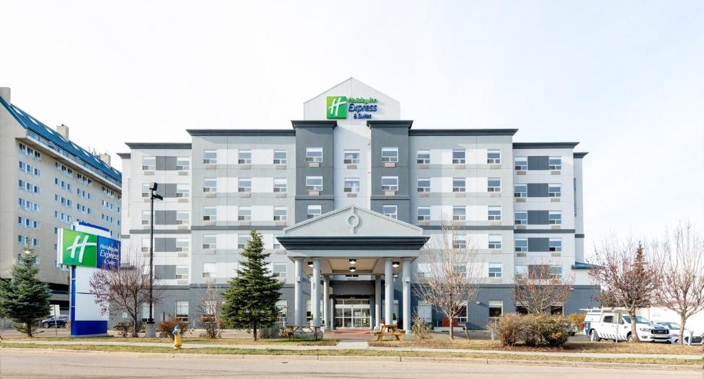 a hotel building with a gazebo in front of it at Holiday Inn Express Hotel & Suites-Edmonton South, an IHG Hotel in Edmonton