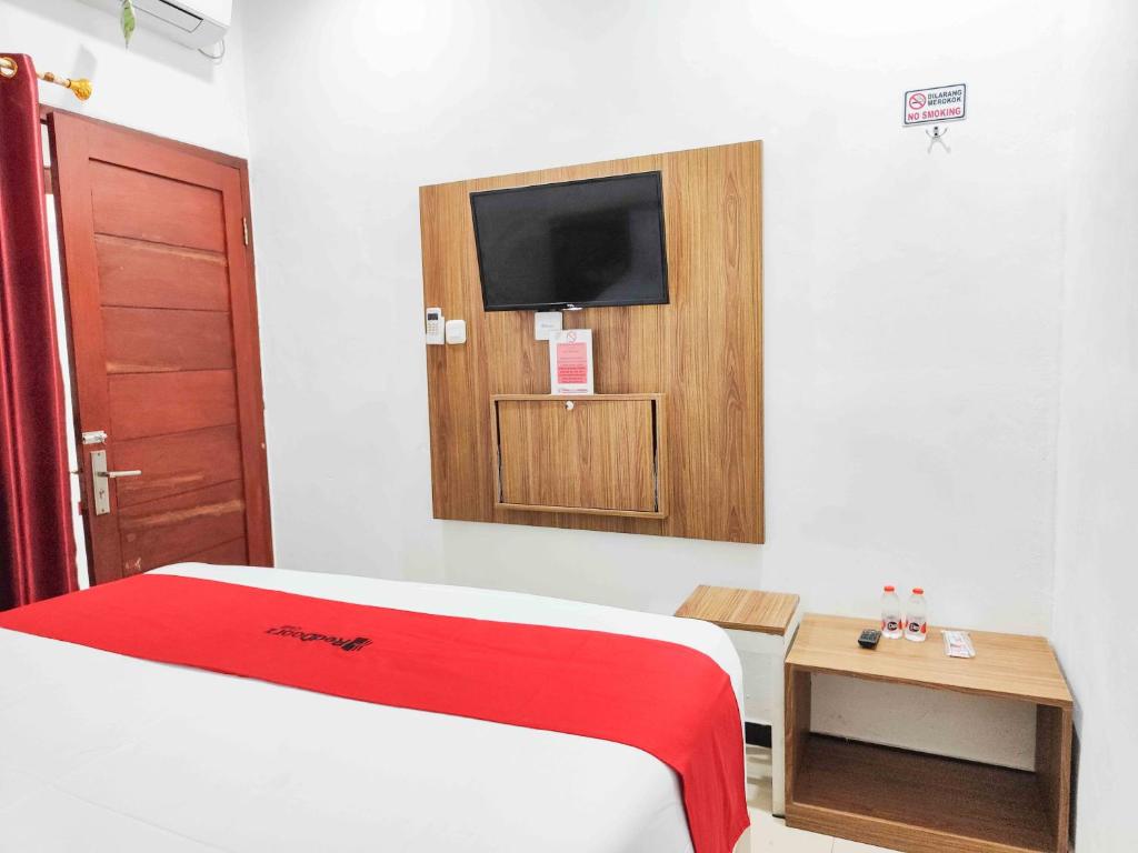 RedDoorz near Prambanan Temple - Double Room