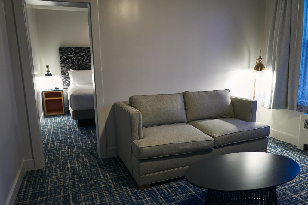 Hotel Garrett photo