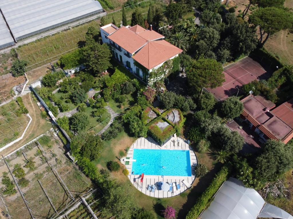 Bazén v ubytování B&B Casina de Goyzueta nebo v jeho okolí