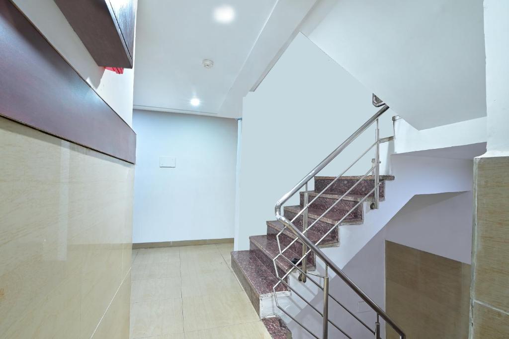 Foto de la galeria de Hotel Glow Inn Paharganj-3 Mins Walk From New Delhi Railway Station a Nova Delhi