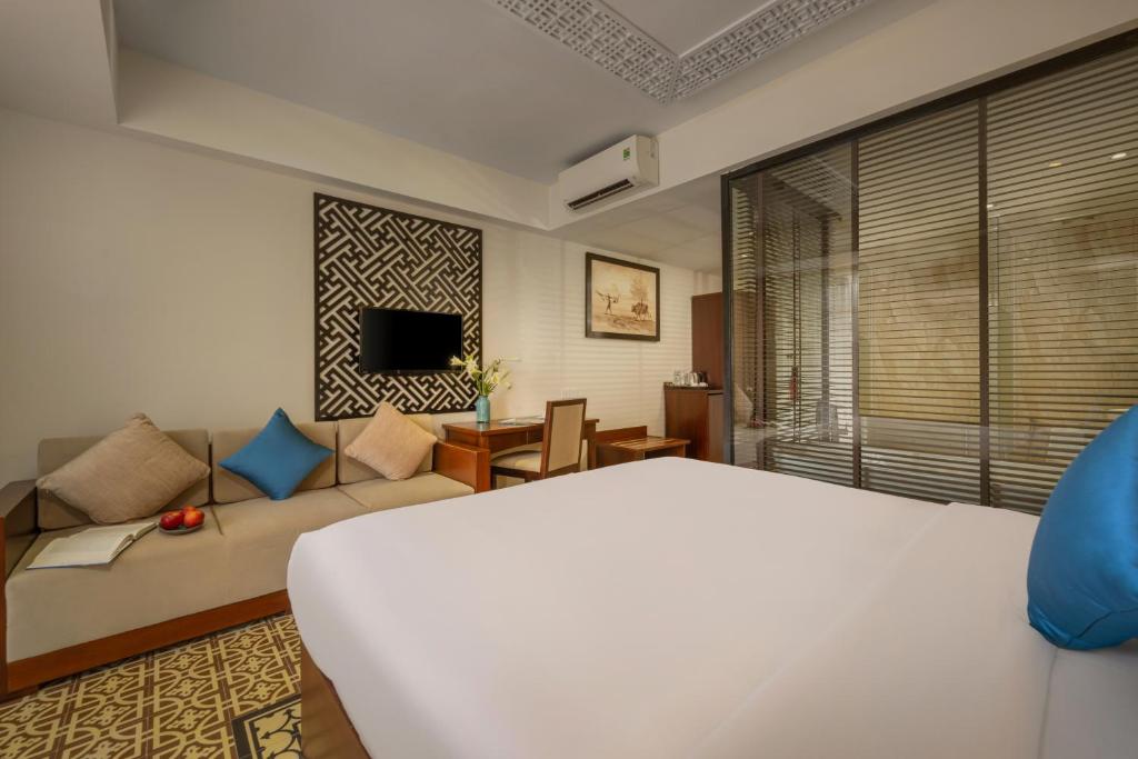 Royal Riverside Hoi An Hotel & Spa - 6