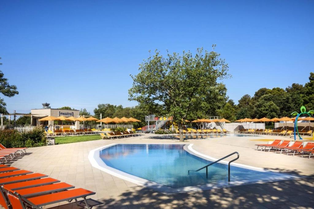 Bazén v ubytování Valamar Camping Lanterna - Vacansoleil Maeva nebo v jeho okolí