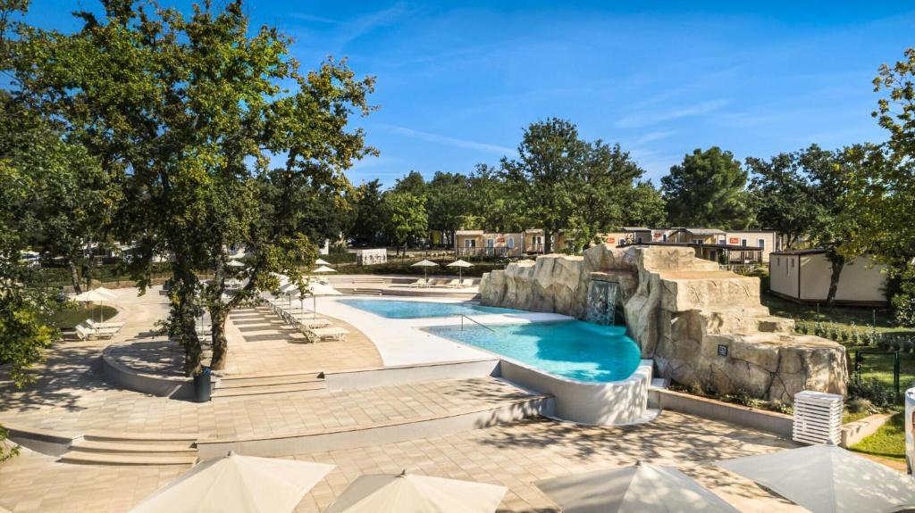Bazén v ubytování Valamar Camping Lanterna - Vacansoleil Maeva nebo v jeho okolí