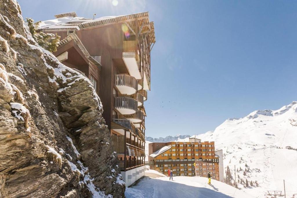 a building on the side of a snow covered mountain at Résidence Antarès - Avoriaz in Avoriaz