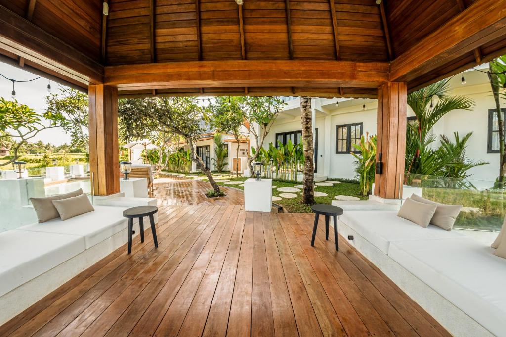 Posezení v ubytování Sarang Apartments by EVDEkimi Ubud