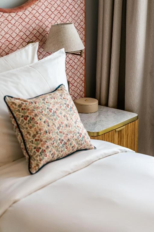 Stradom House, Autograph Collection - 2