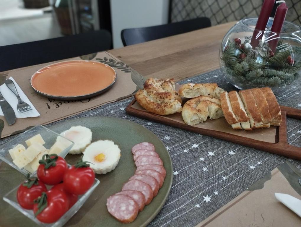 Jídlo v hotelu nebo okolí