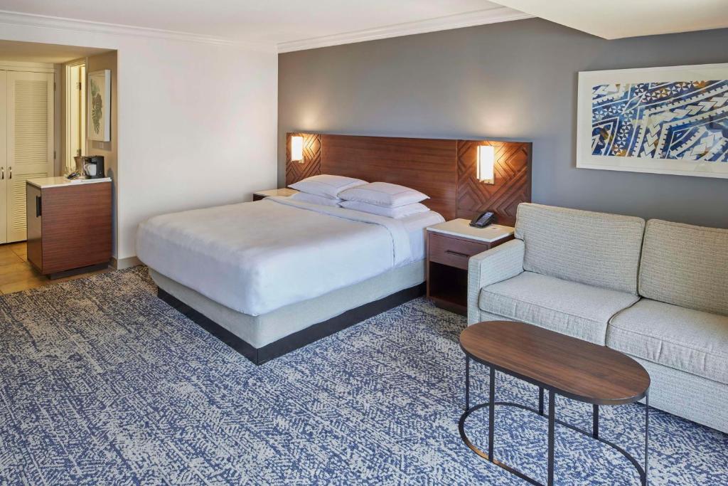 Hilton Hawaiian Village Waikiki Beach Resort - Tapa Collection King Room With Partial Ocean View