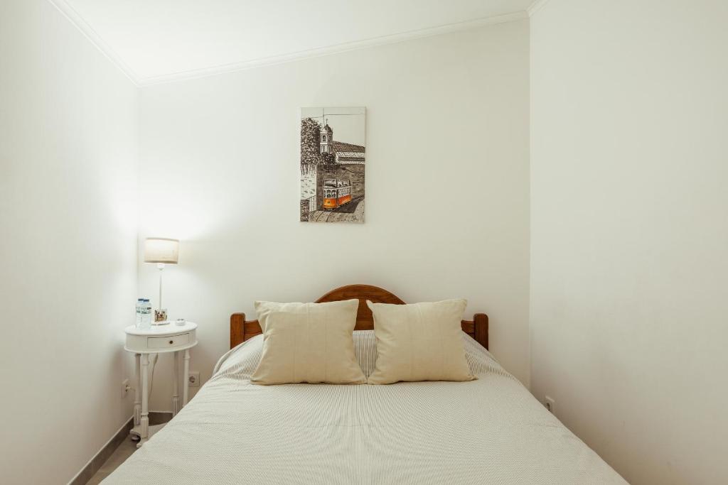 Postel nebo postele na pokoji v ubytování Algés Village Casa 4 by Lisbon-Coast vacation
