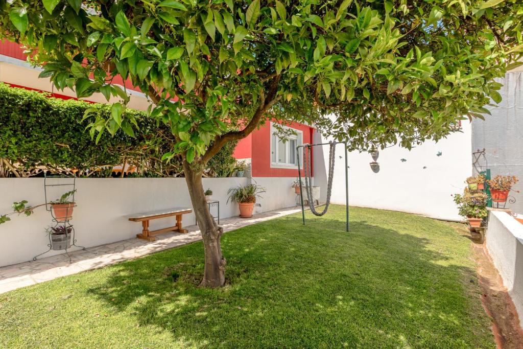 Zahrada ubytování Algés Village Casa 4 by Lisbon-Coast vacation