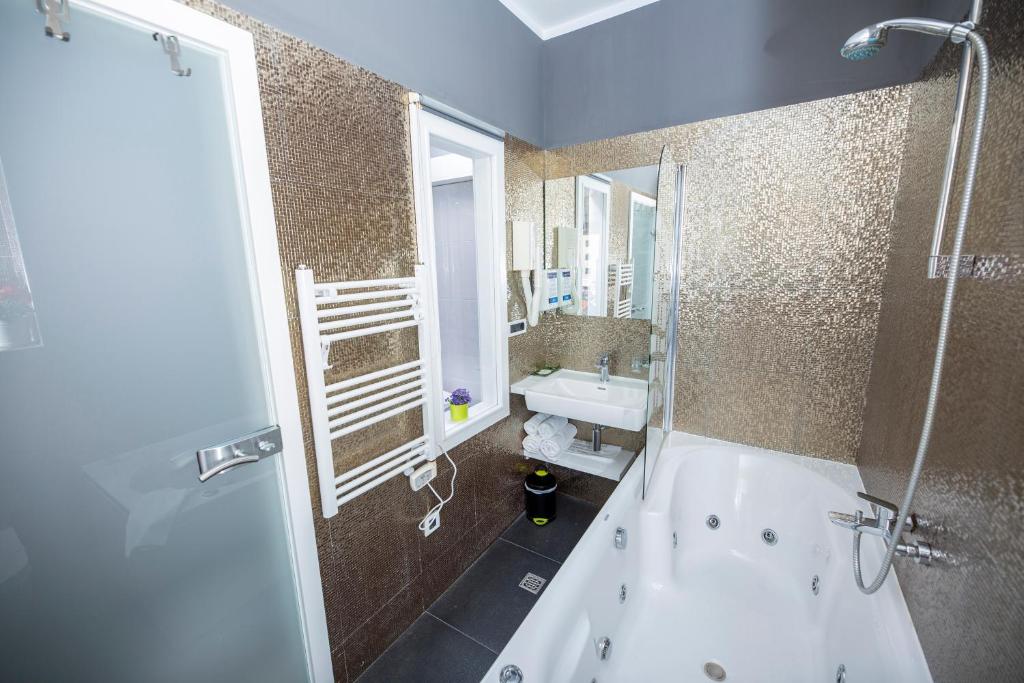 A Heritage Split - Resim 5