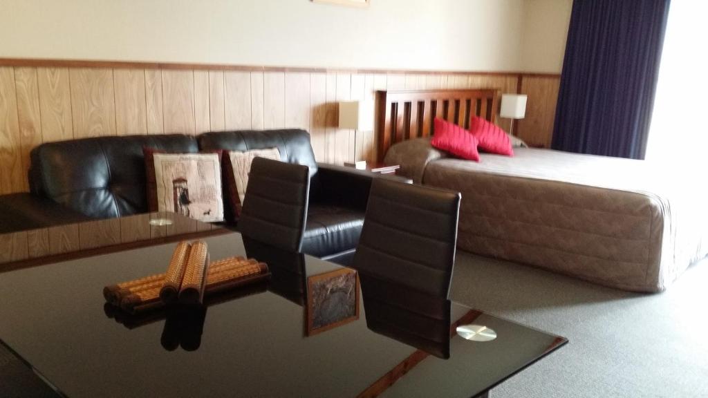 Fairy Springs Motel - Resim 40