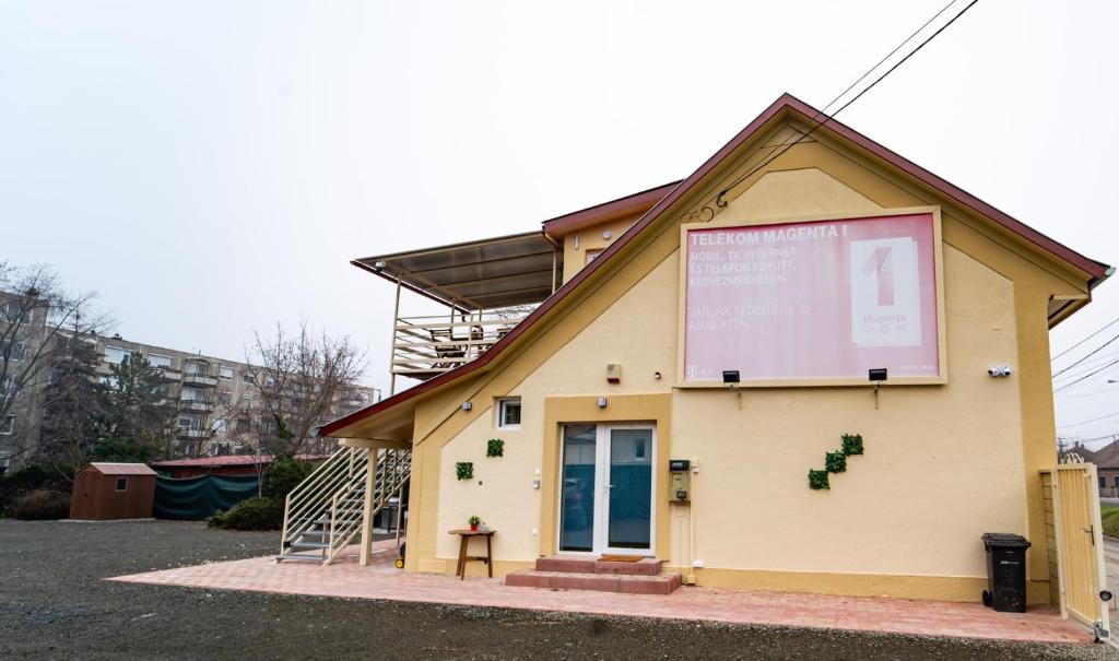 Budova, kde se apartmán nachází
