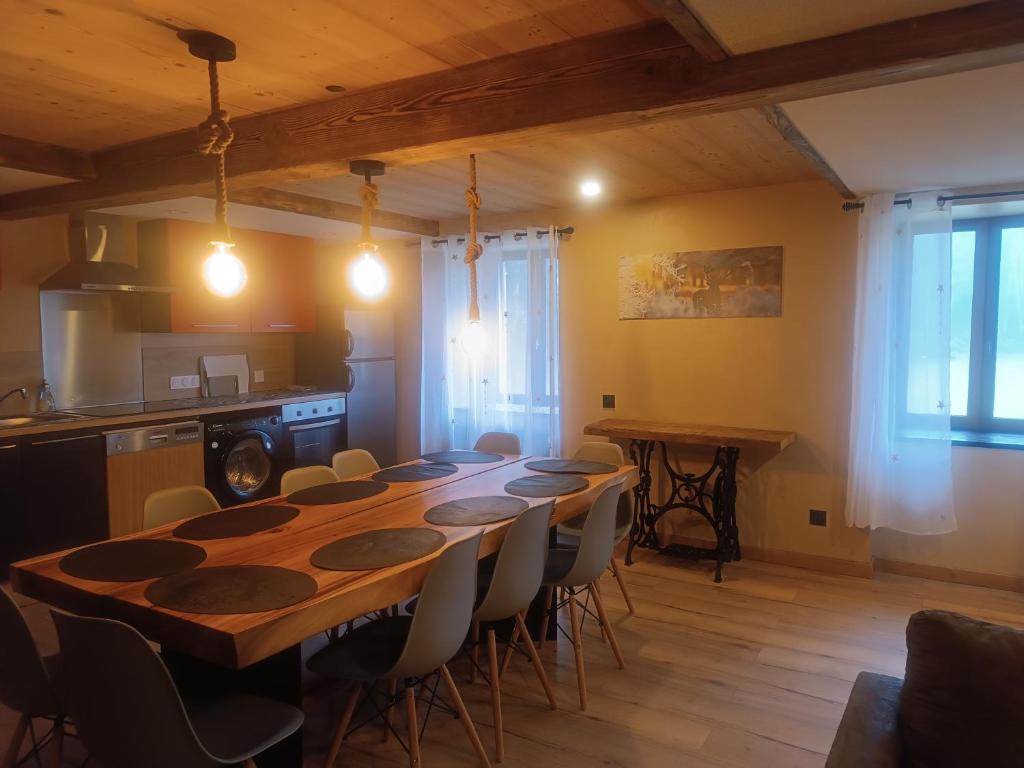 Les étoiles de Bevy Gîtes - Appartement Supérieur De Trois Chambres