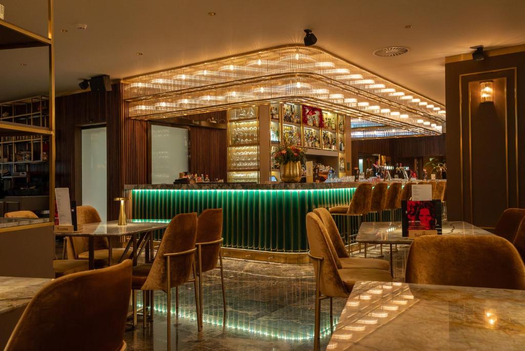 ART Hotel Rotterdam-Fully Renovated - Resim 7