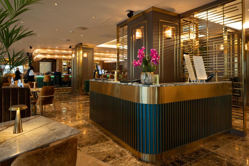 ART Hotel Rotterdam-Fully Renovated - Resim 8