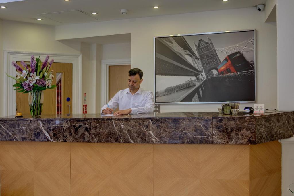 Queensway Hotel, Sure Hotel Collection by Best Western - Resim 3