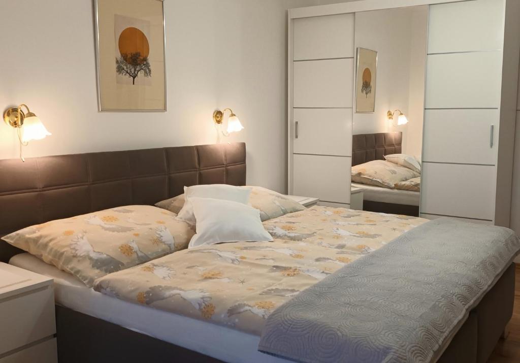 Posteľ alebo postele v izbe v ubytovaní Apartmán Alena