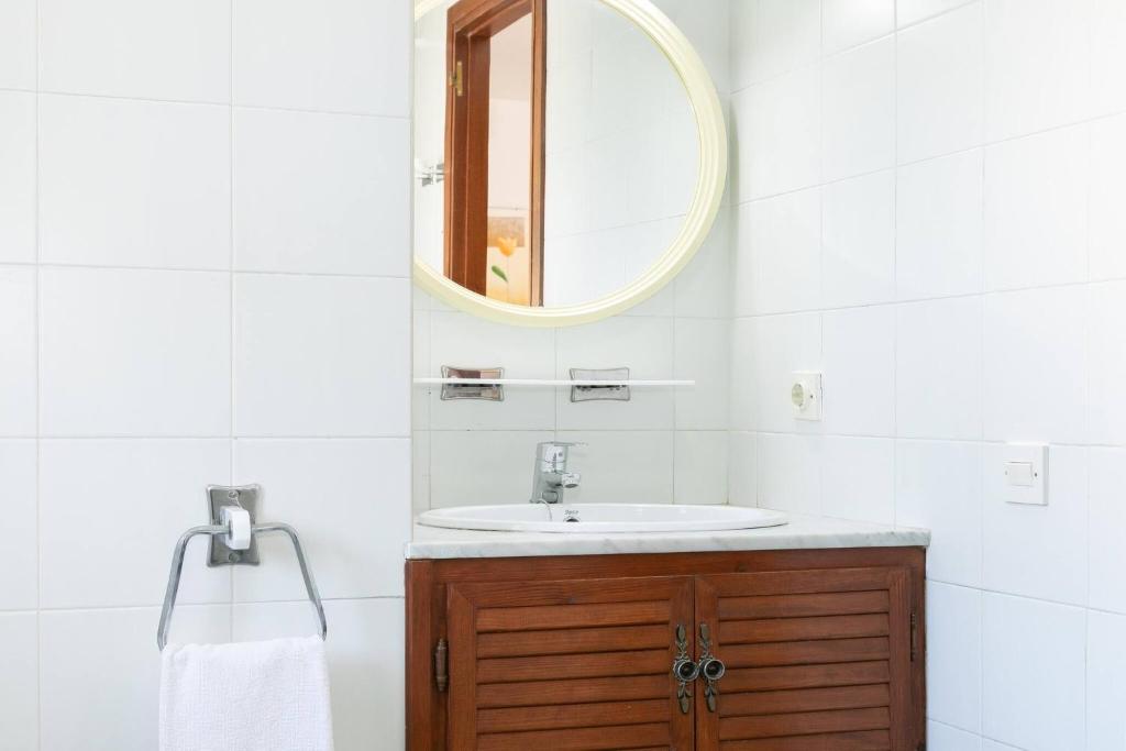 A bathroom at Eusebio - Casa en Riumar para 4 personas y en primera línia de mar - Deltavacaciones