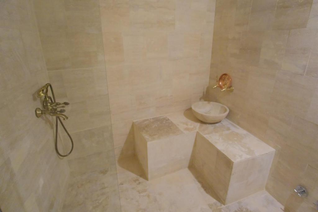 Euphoria Cave House - 6