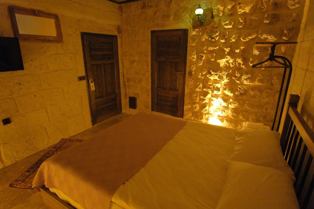 Euphoria Cave House - 13