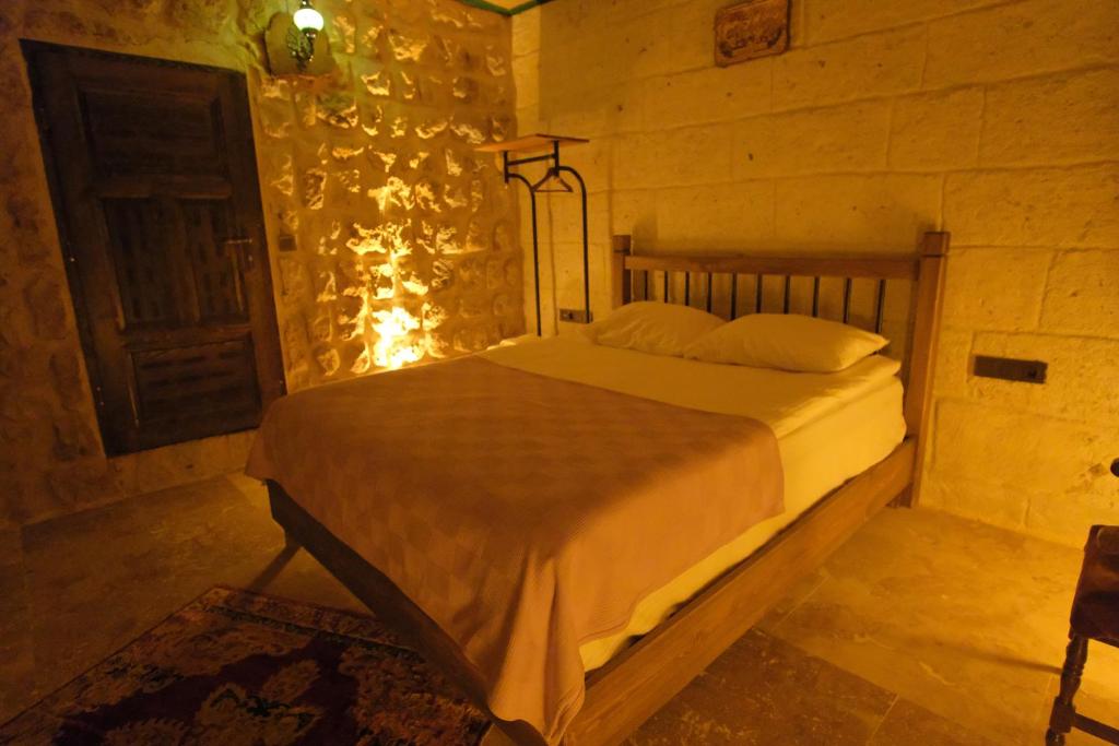 Euphoria Cave House - 9