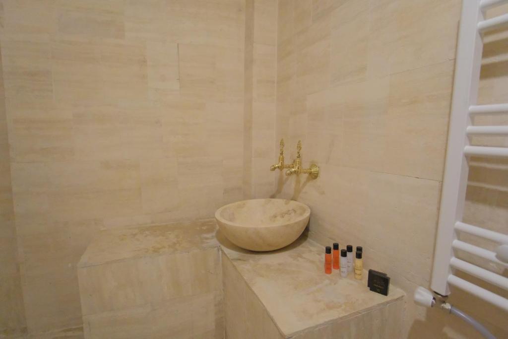 Euphoria Cave House - 16