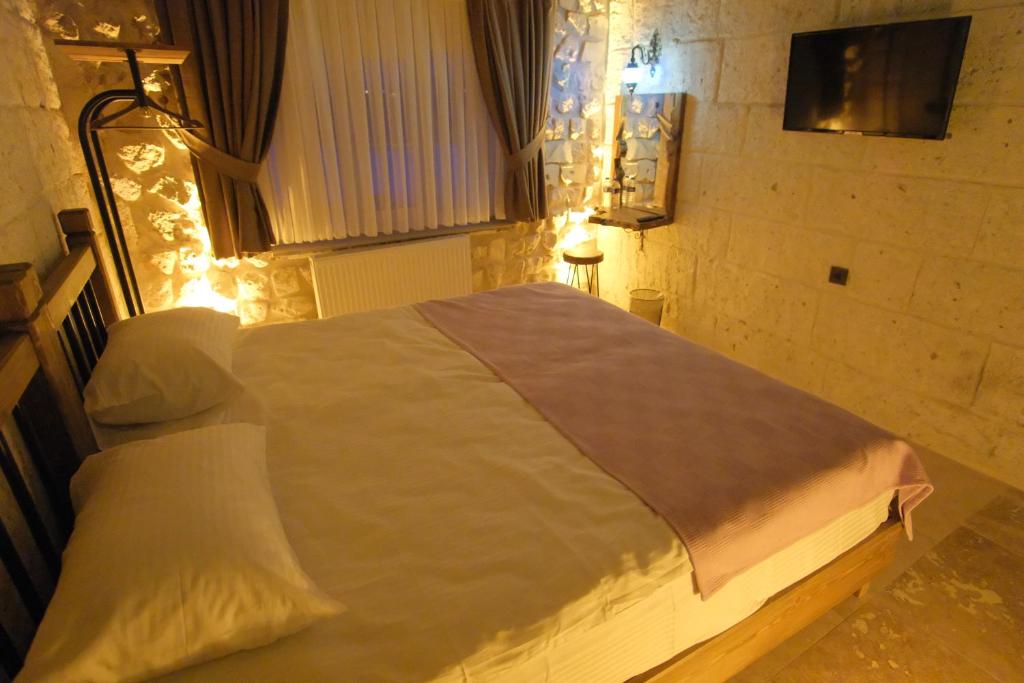 Euphoria Cave House - 15