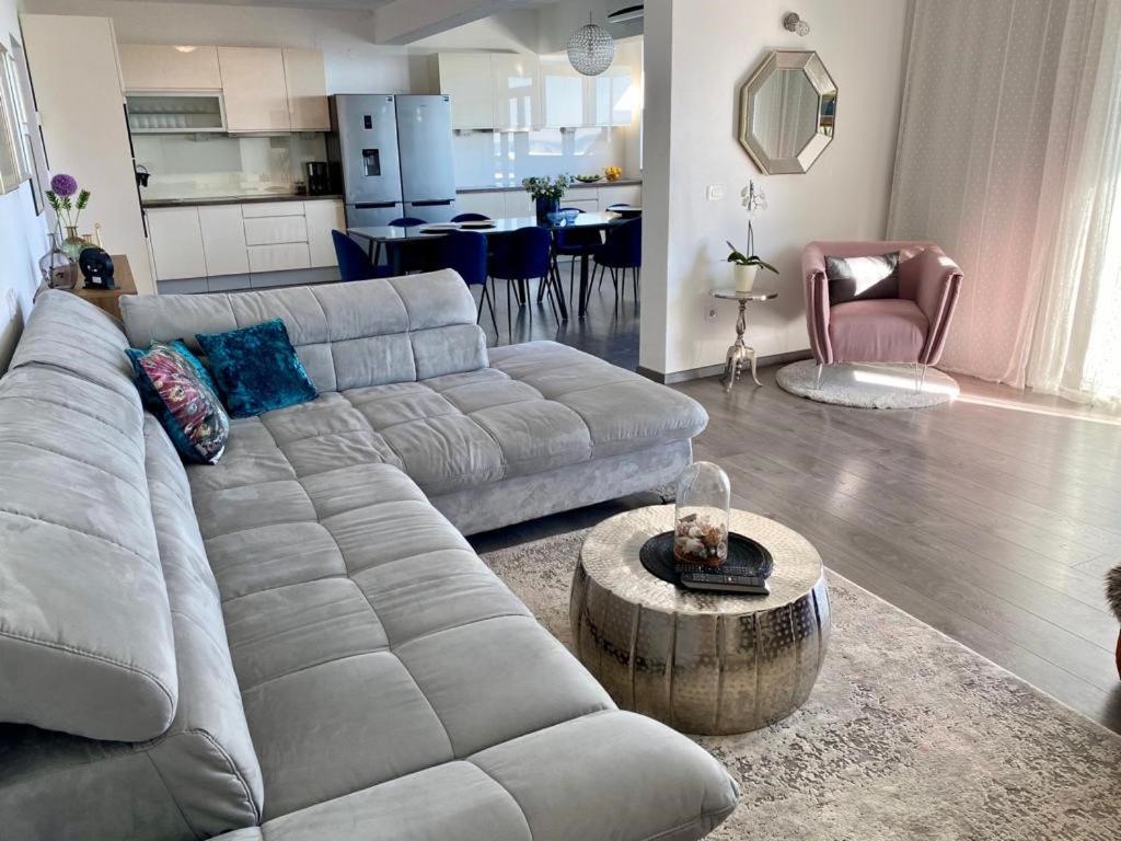 Villa Noura in Makarska, private pool,gym