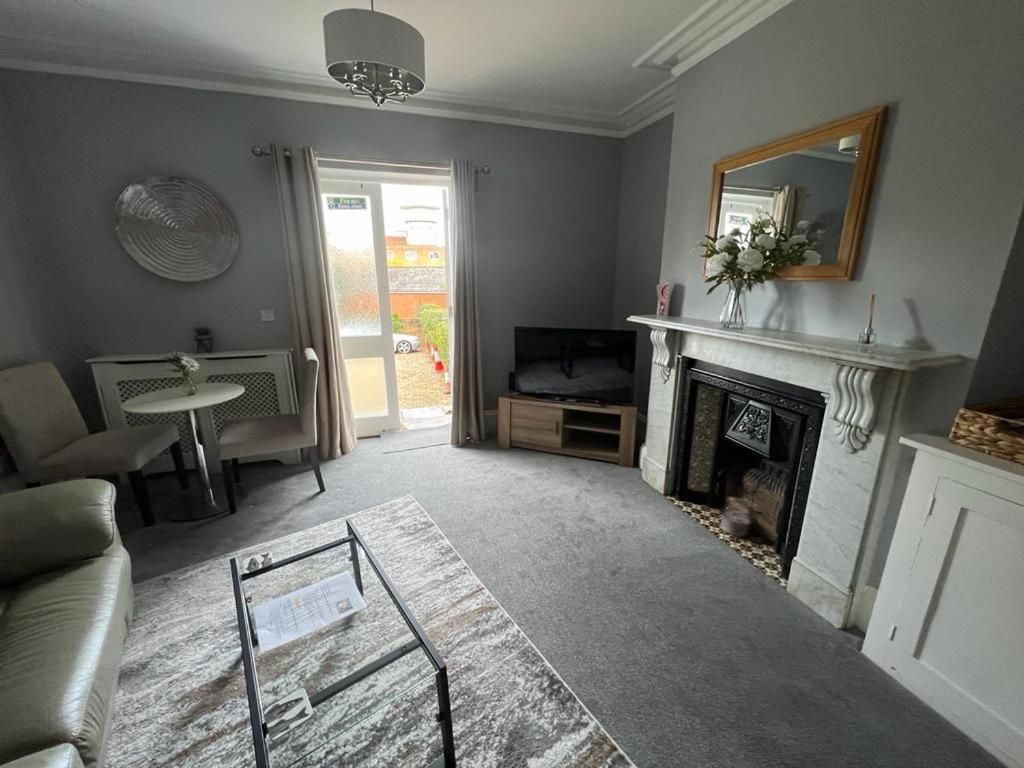 The Ingleside Apartment, Basingstoke Updated 2024 Prices