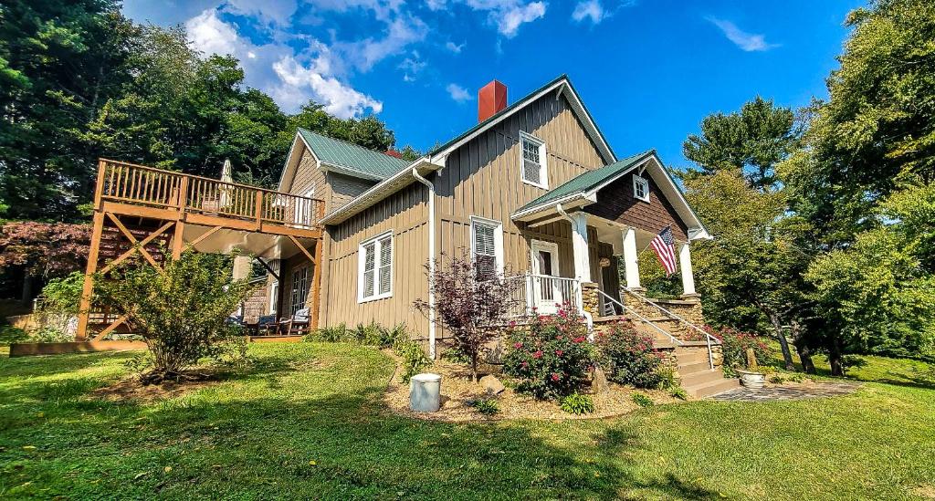 Walnut Hill Estate - Housity