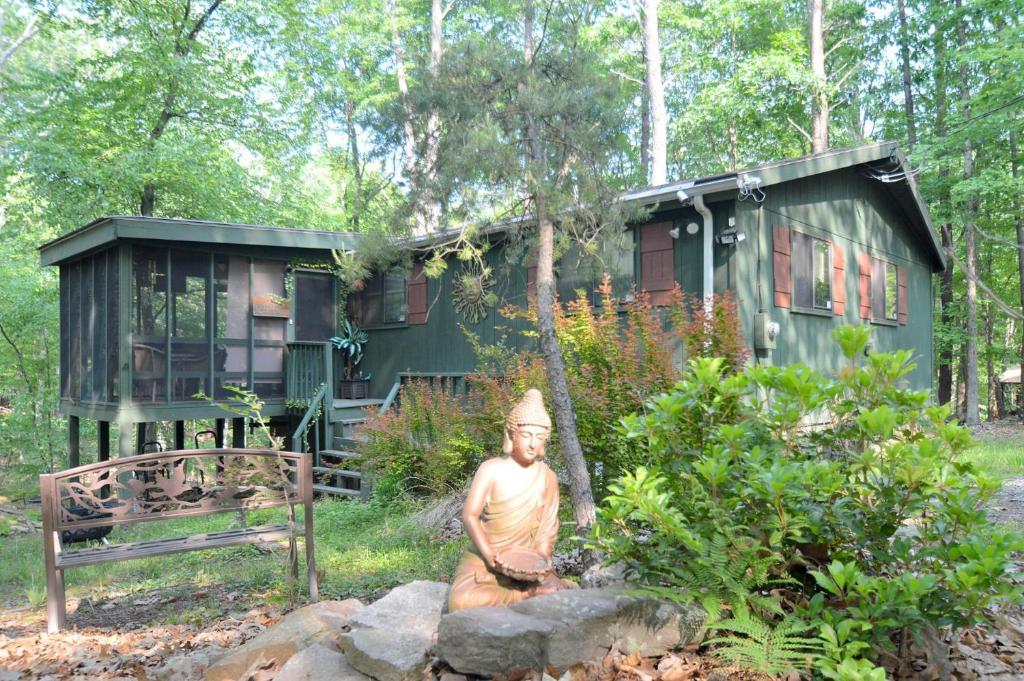 Κήπος έξω από το A Zen Mountain Retreat - Nirvana Awaits